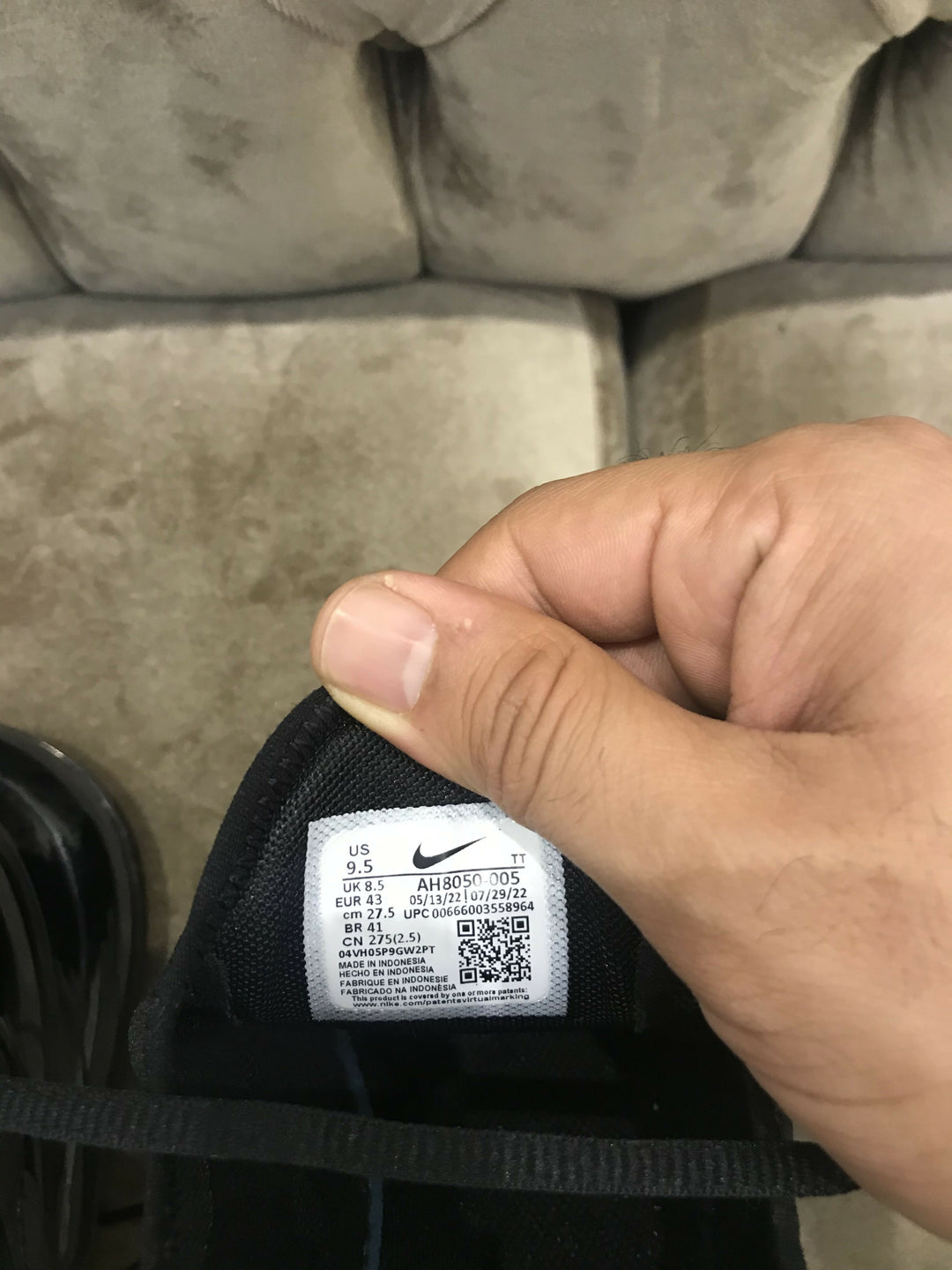 Nike Air Max 270 Triple Black Size: 43