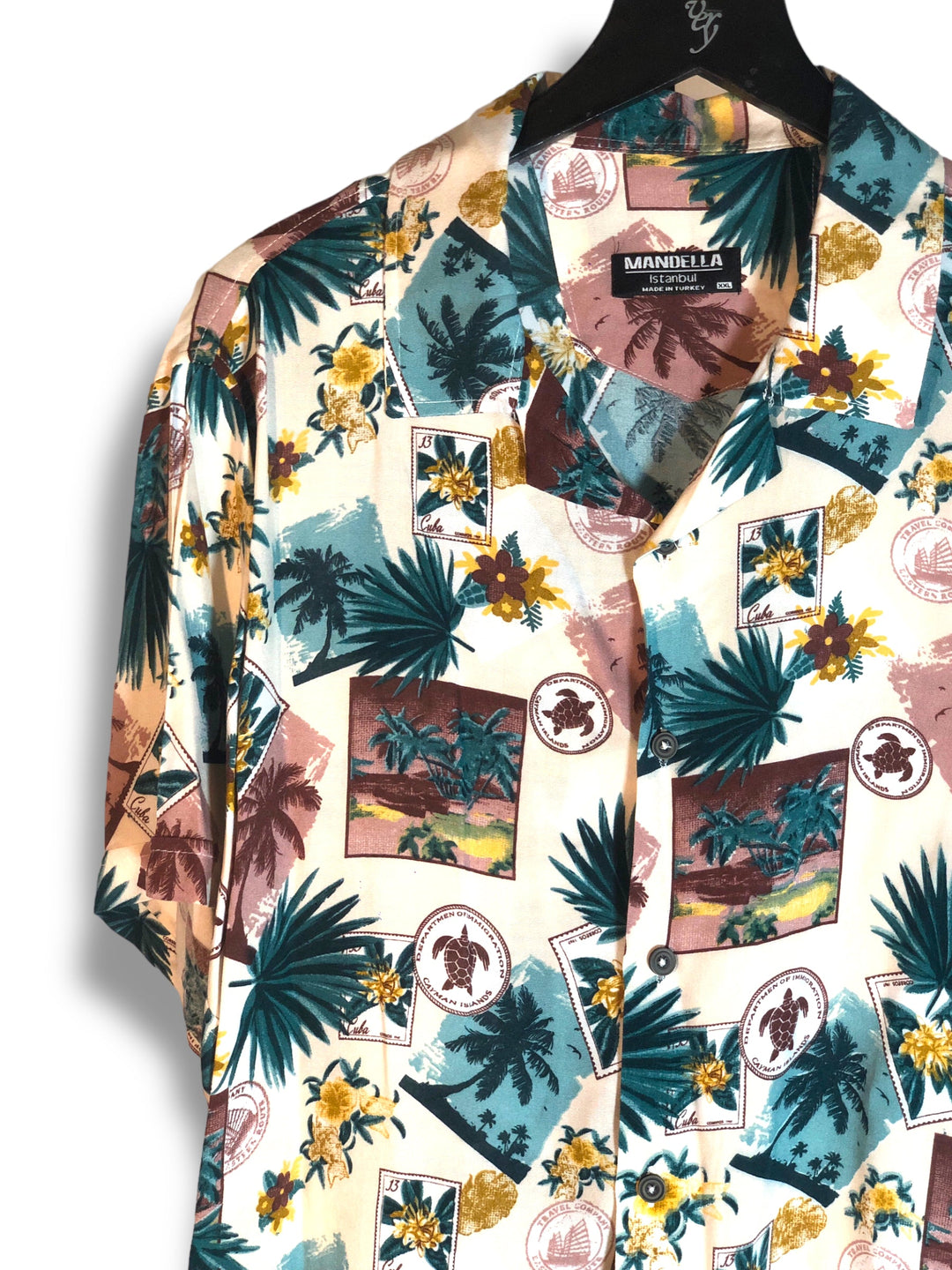Mandella Grass Shirt Size: M/L