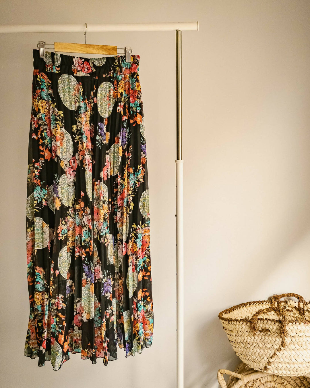 Black Patchwork Pleated Maxi Skirt Size: L