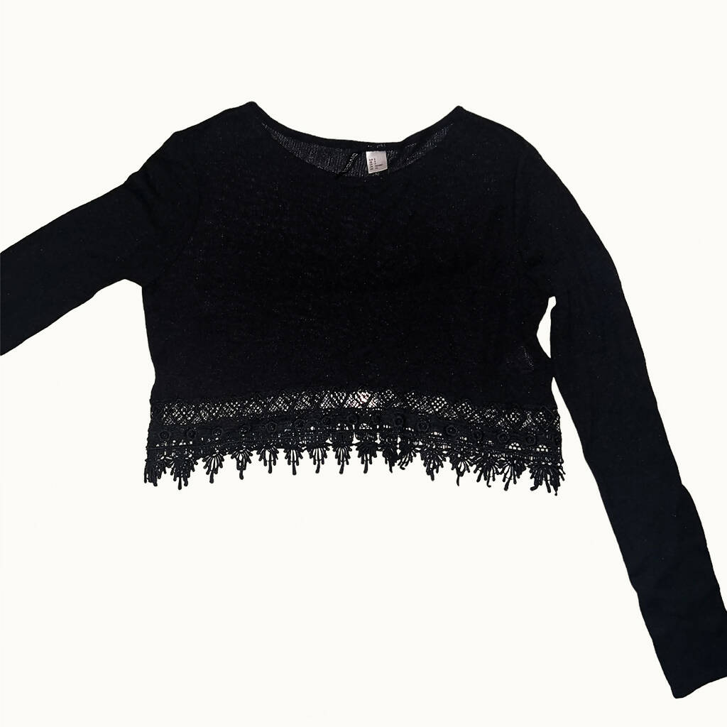 Black cropped top with lace Size: S