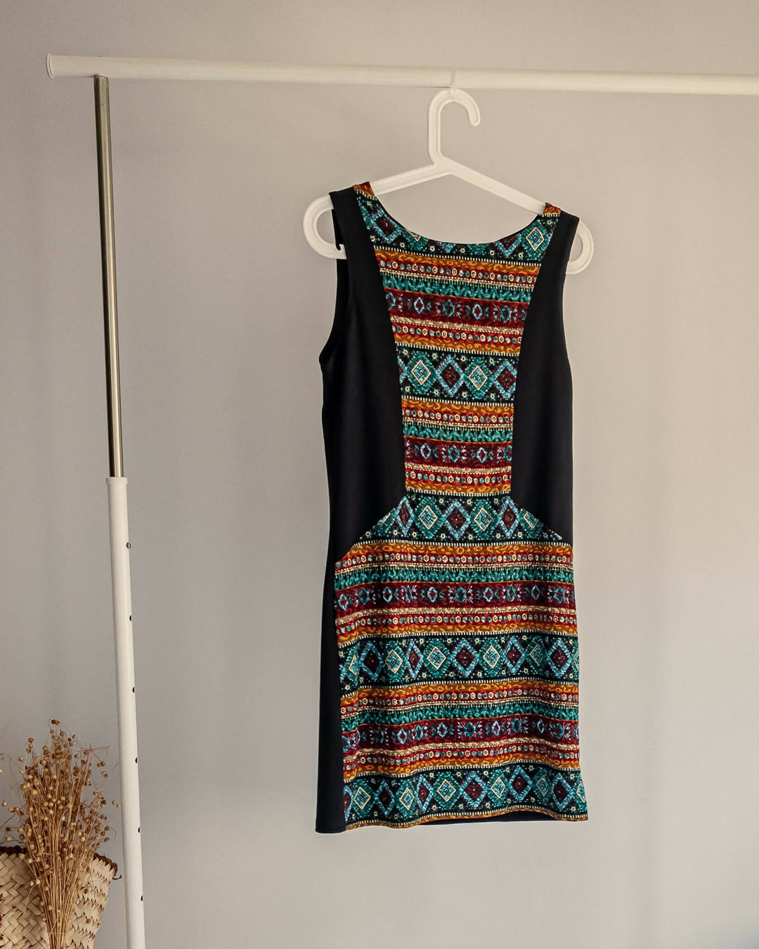 Sleeveless Jacquard Dress Size: M