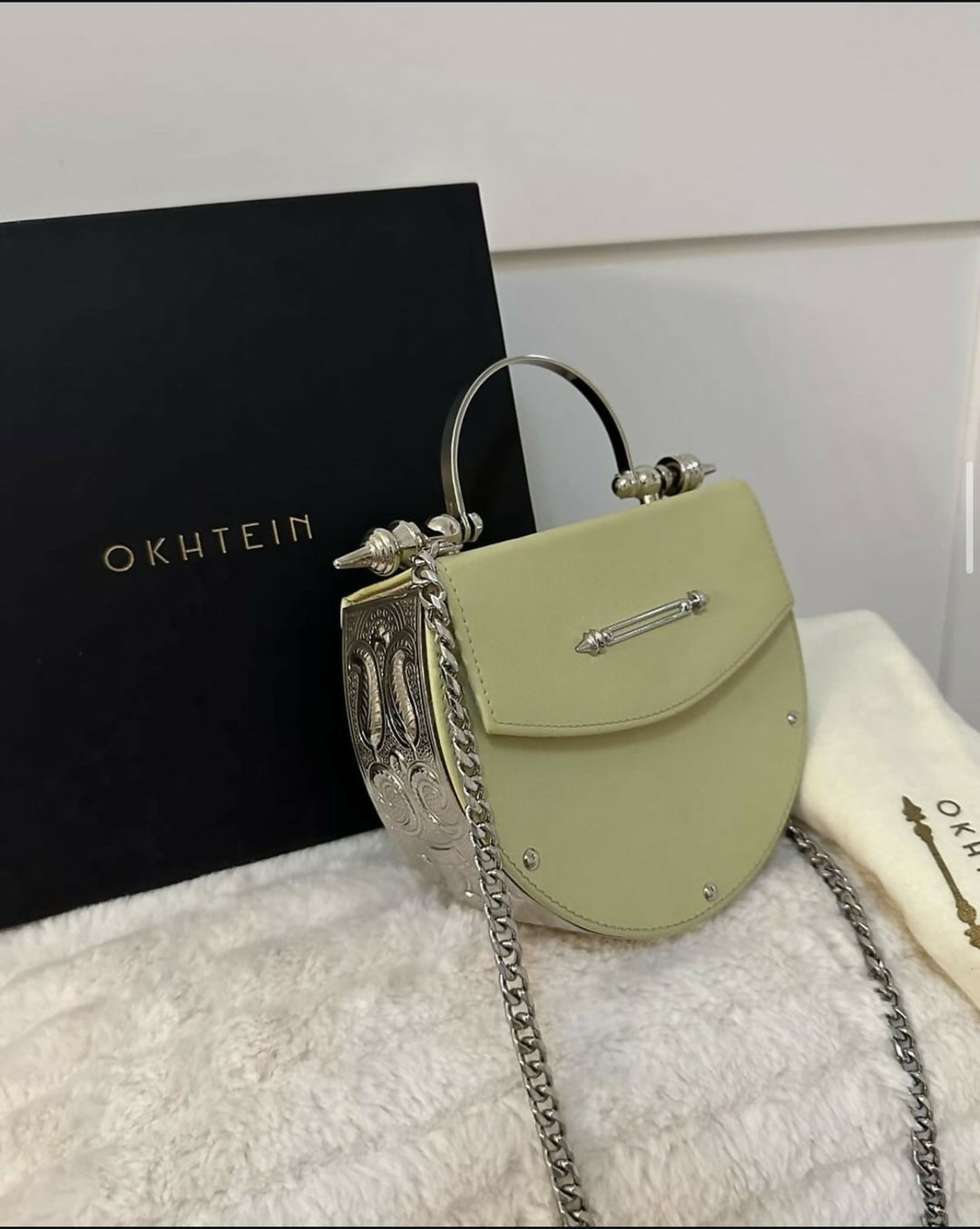 Okhtein oak on brass bag