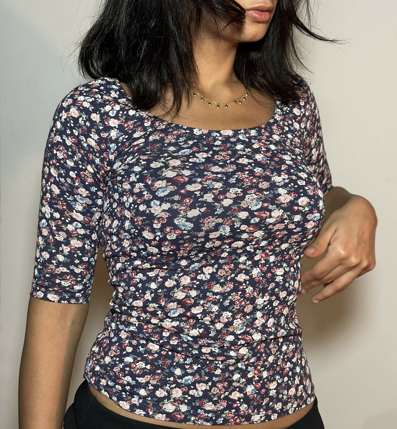 Floral top Size: S/M NEW WITH TAG