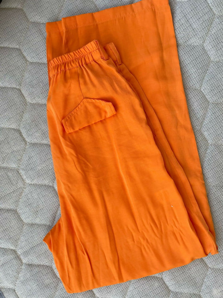 Nesaa Orange pants Size: M NEW