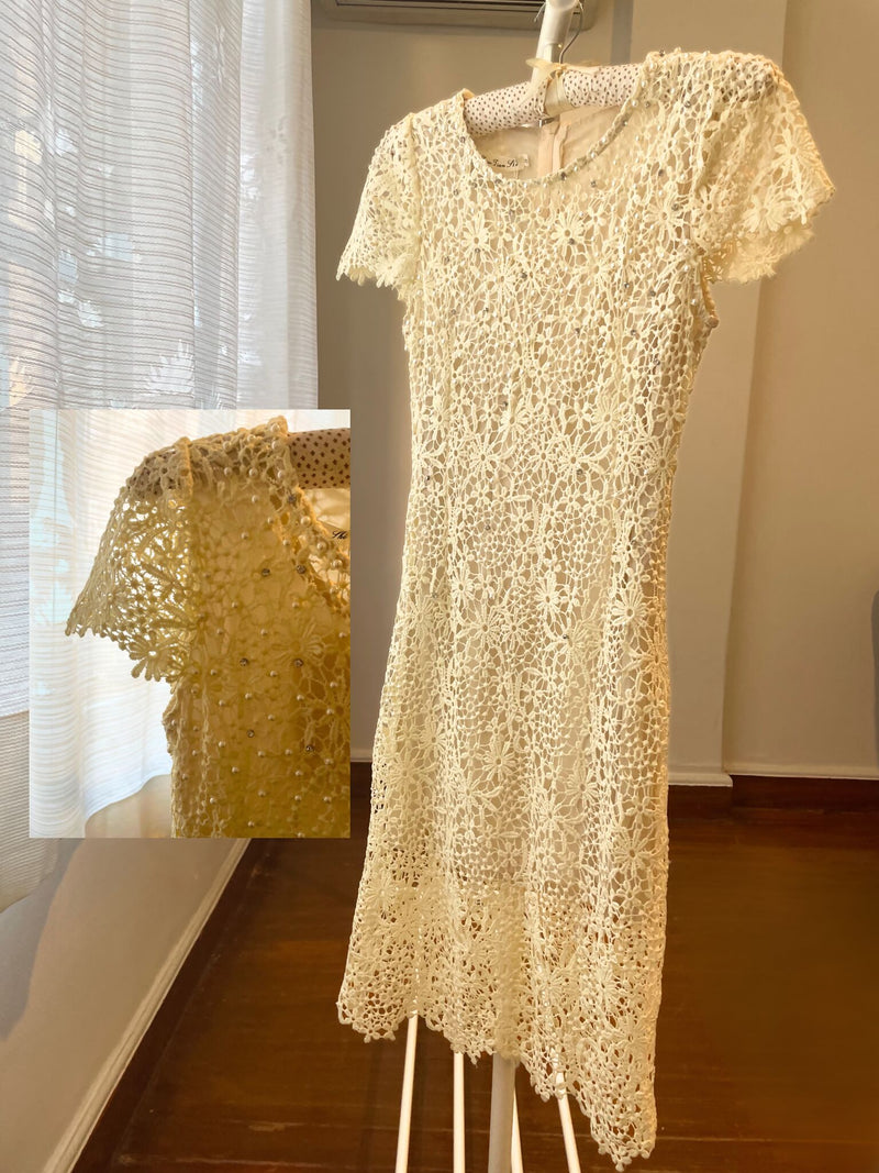 New off white lace dress with pearls xs-s