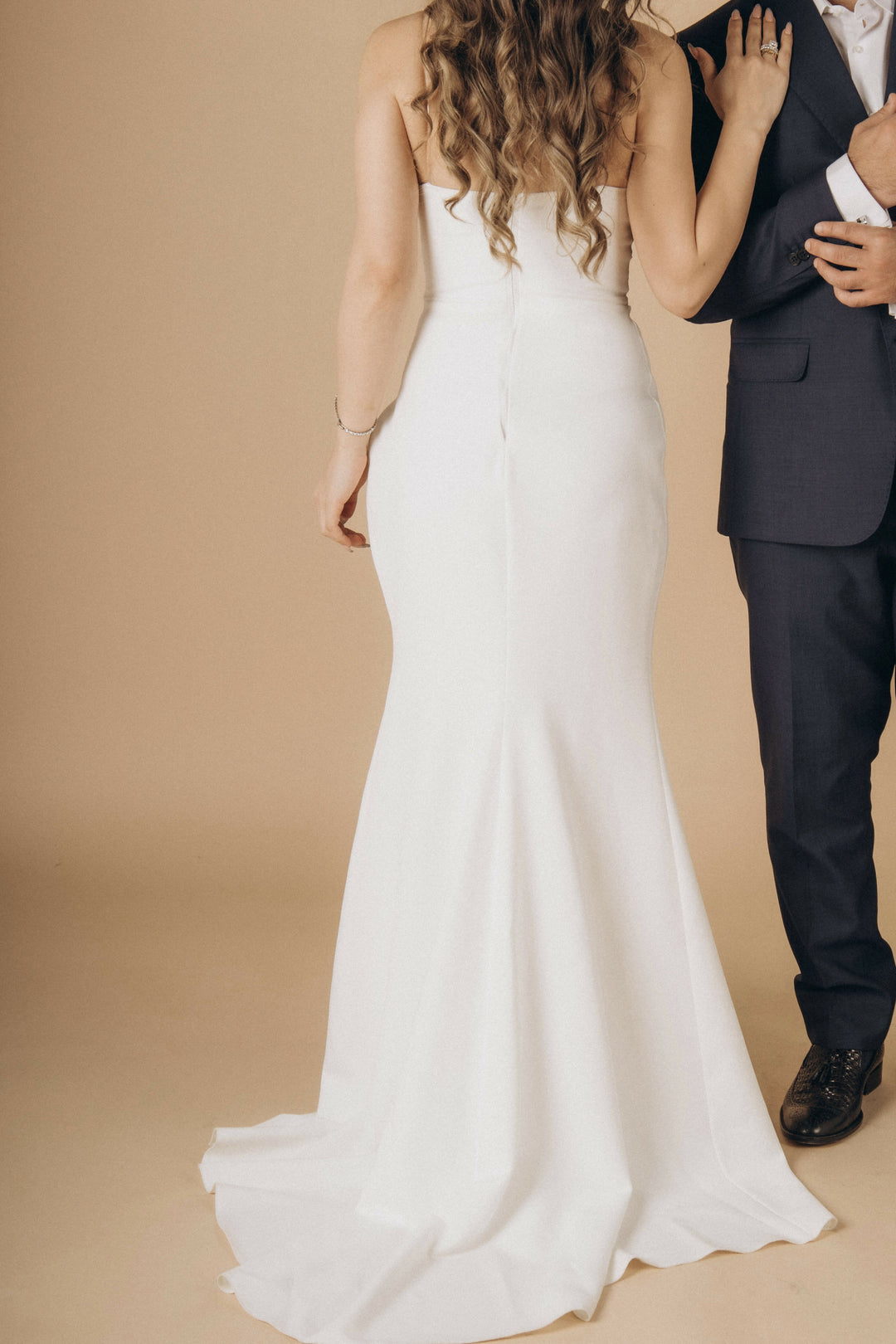 SANS BRETELLE DRESS/GOWN WITH SLIT IN WHITE - WEAVING GRACE