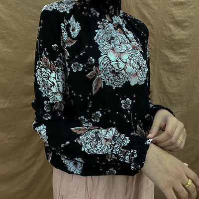 Amisu Floral Blouse Size: XS