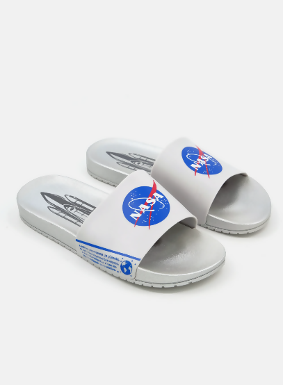 NASA Kids Slippers Size: 32 NEW WITH TAG