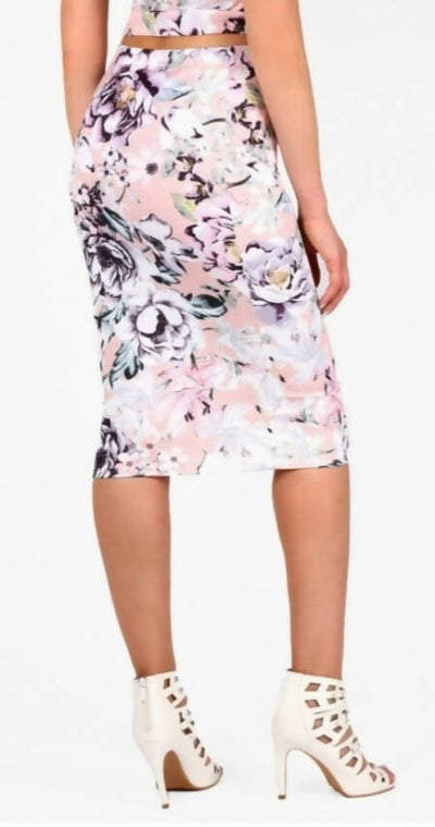 Select floral bodycon skirt *Size 40* *As new*