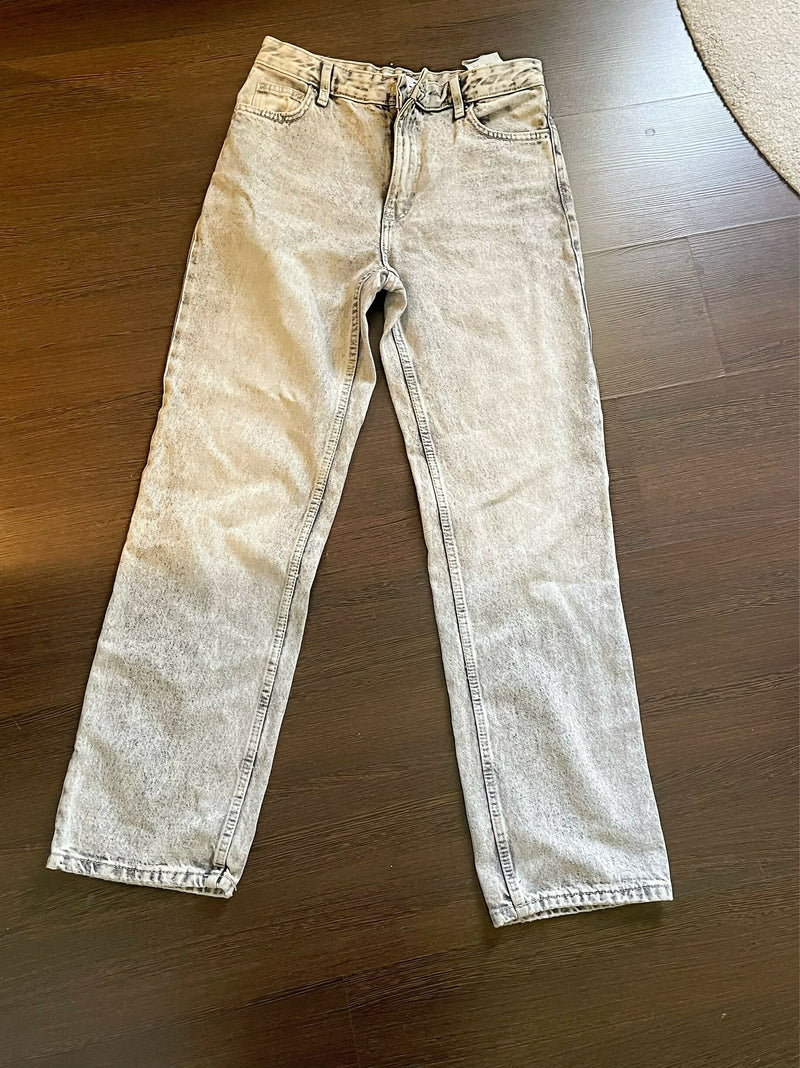 Bershka Straight Leg High Waist Jeans Size: EUR 36