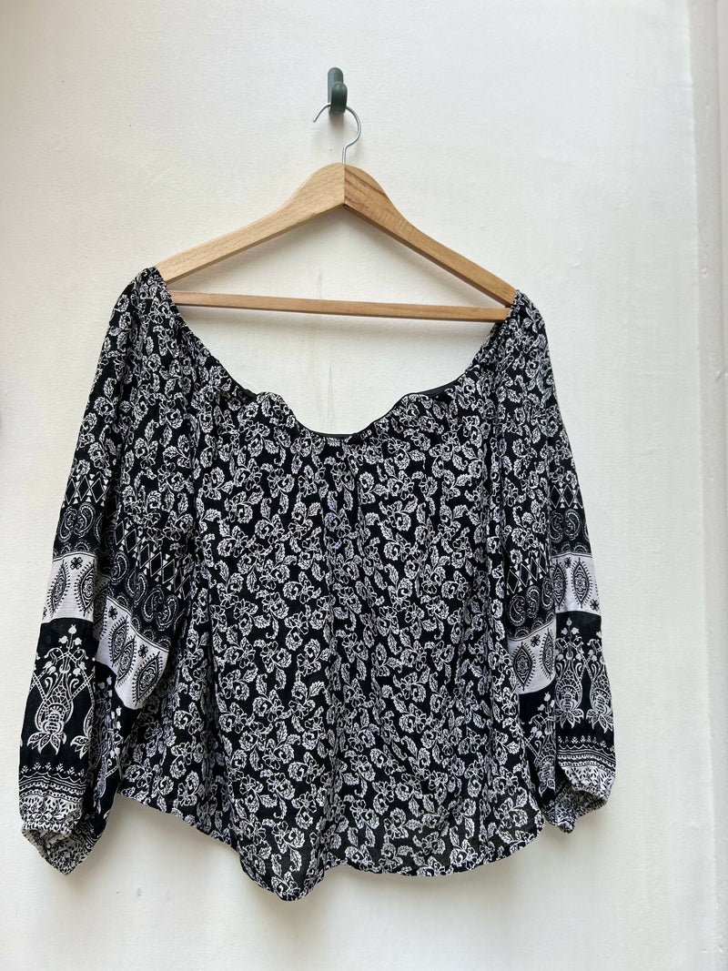 AMISU Blouse Size XL