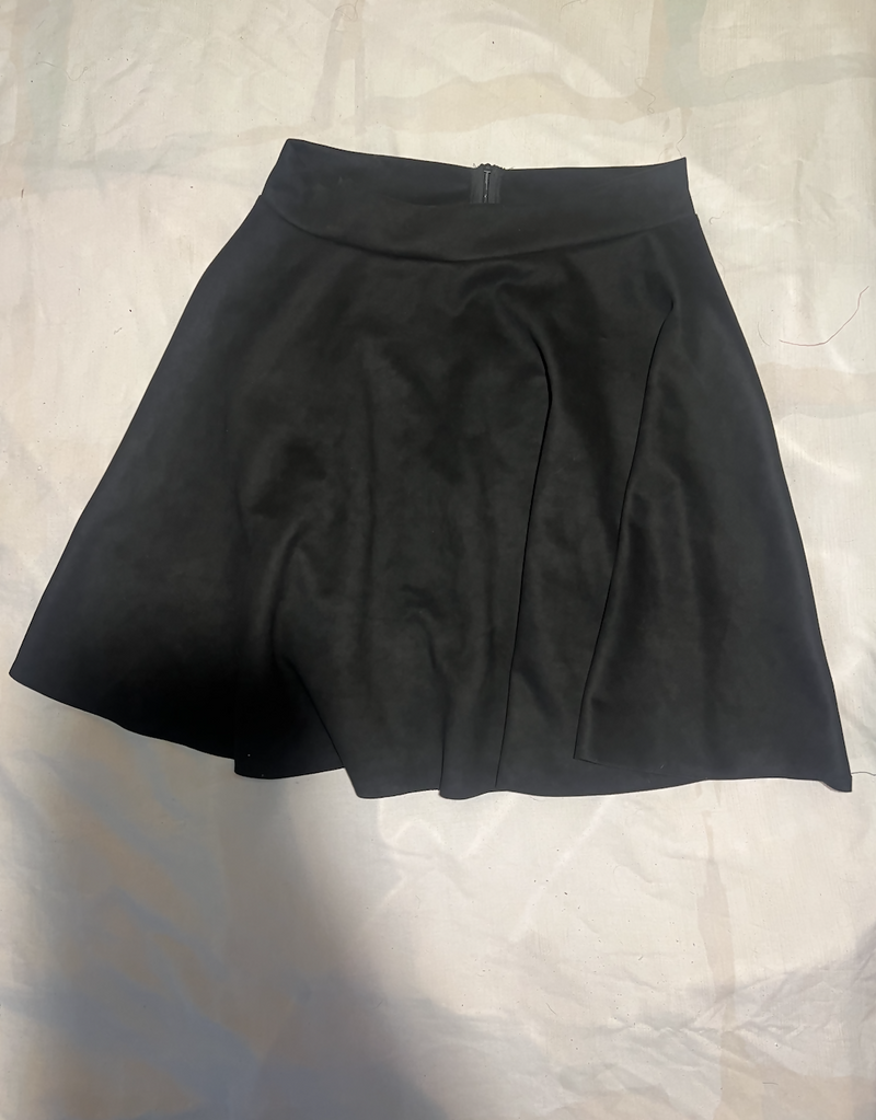 Omnia Hamza Designs Black Velvet Skirt Size L