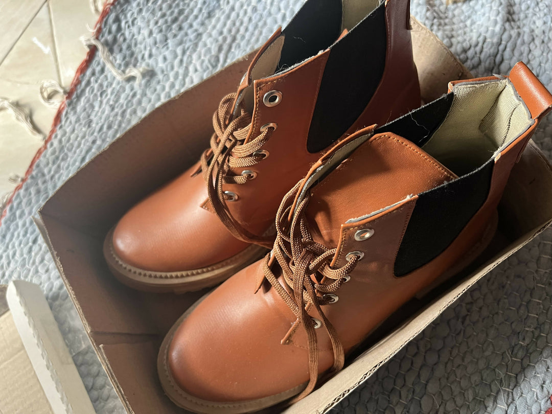 Half Boot Size: 41 NEW WITH TAG