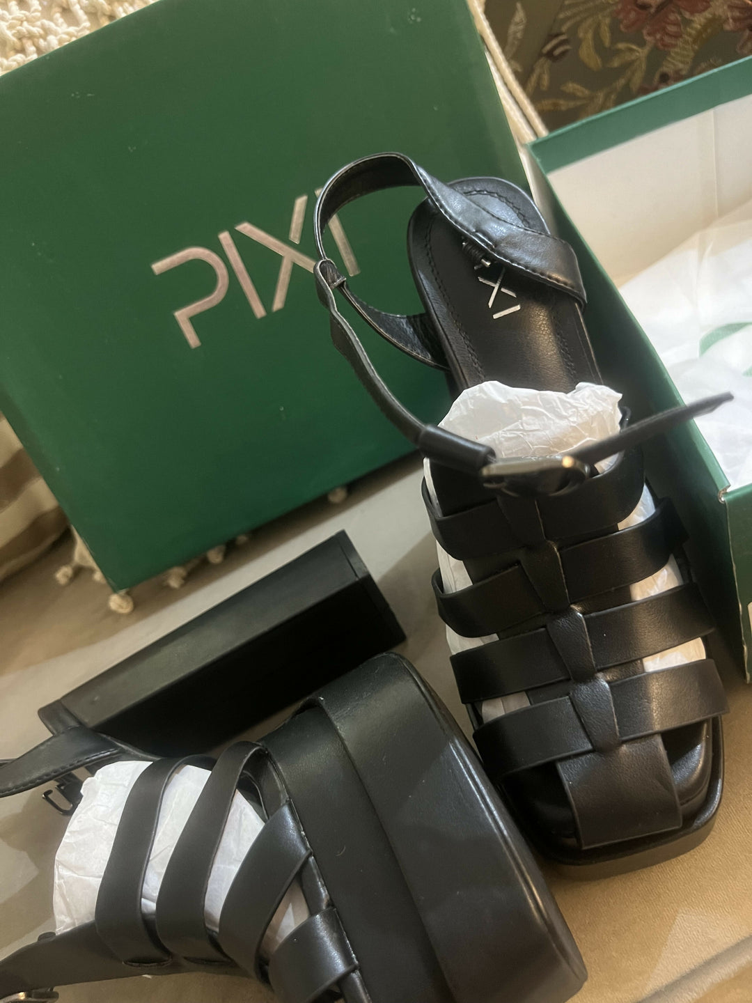 Pixi Platform Size: 39 NEW WITH BOX