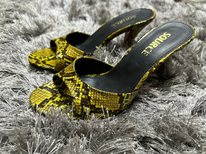 Source New Yellow Sandal Size 41 NEW