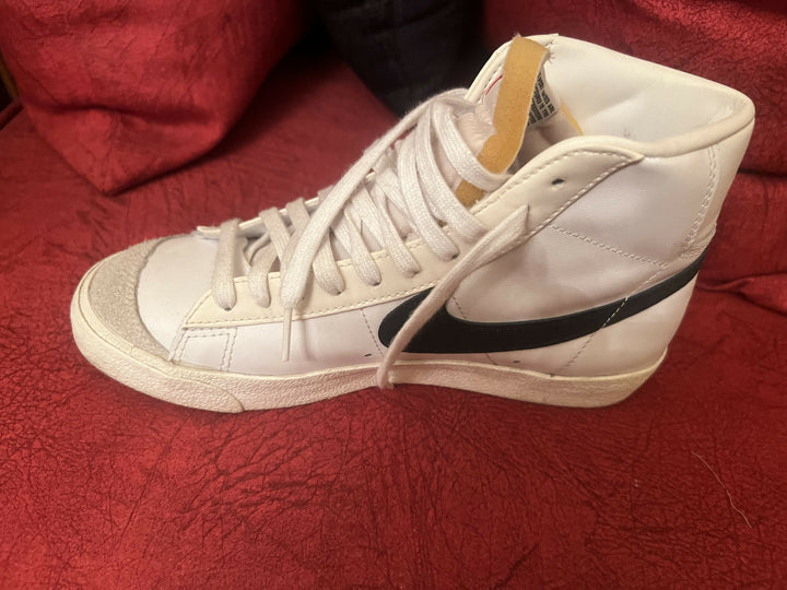 Nike Blazer Size: 39
