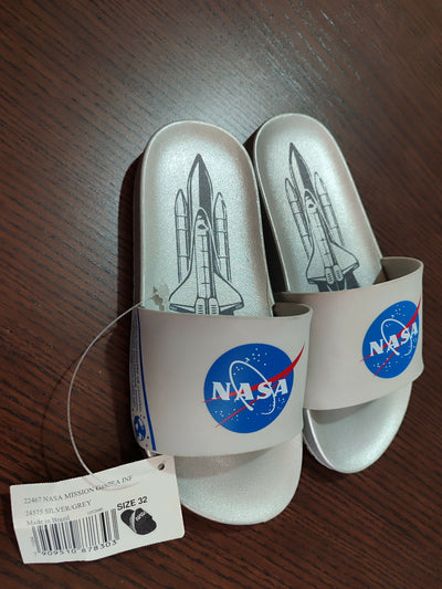 NASA Kids Slippers Size: 32 NEW WITH TAG