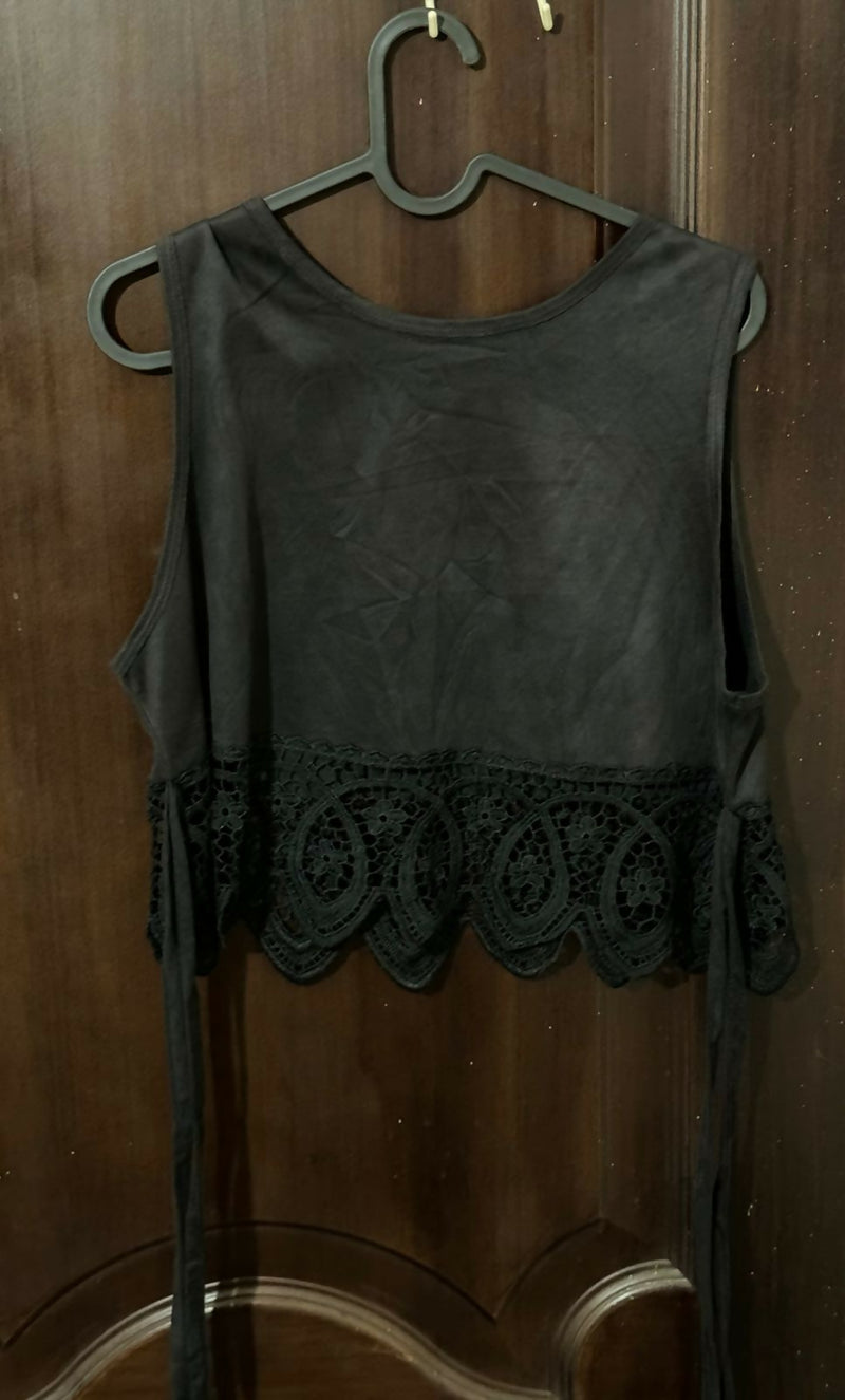 Zara Black Cropped Top Size: L