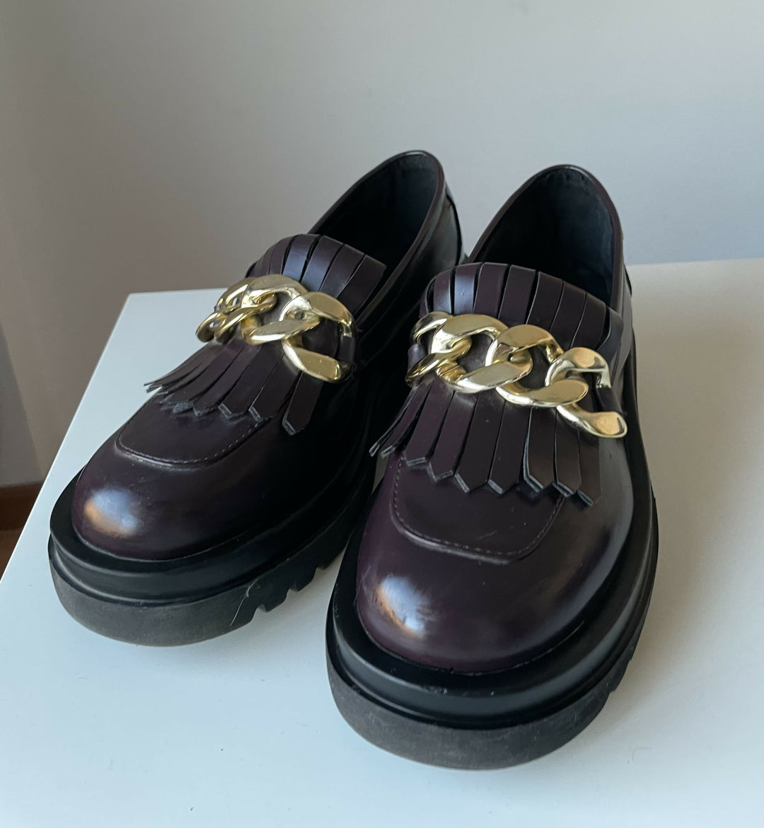 Dejavu Burgundy Loafers Size: 41