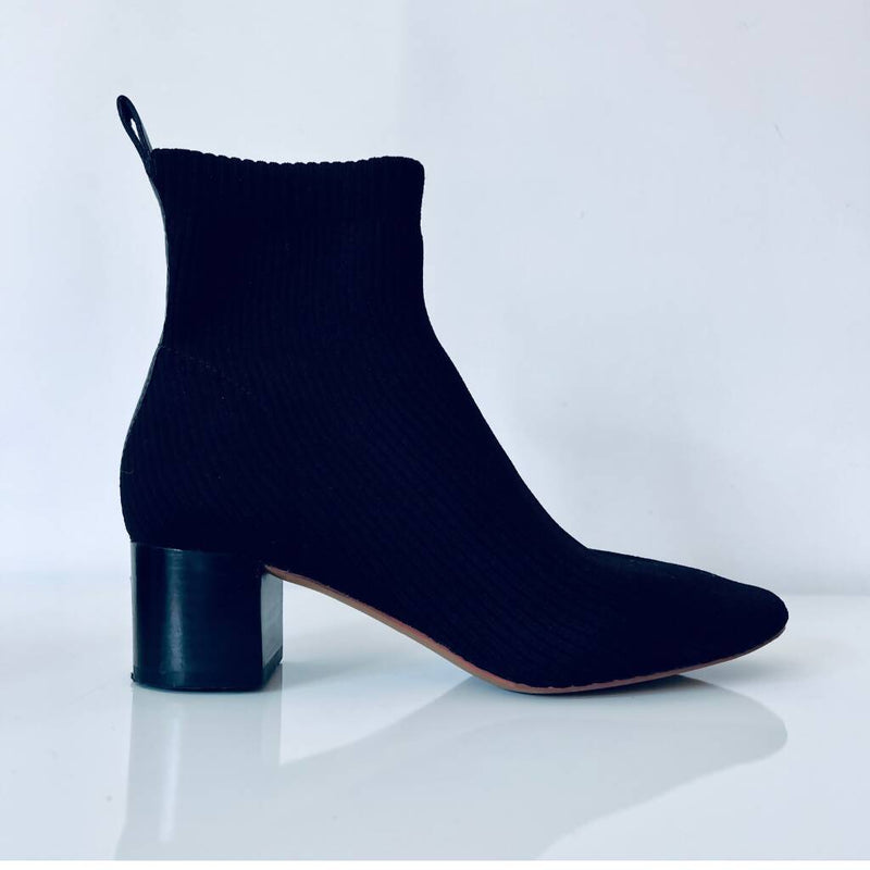 EVERLANE Ribbed Sock Boot - 6.5 US (37 EUR)