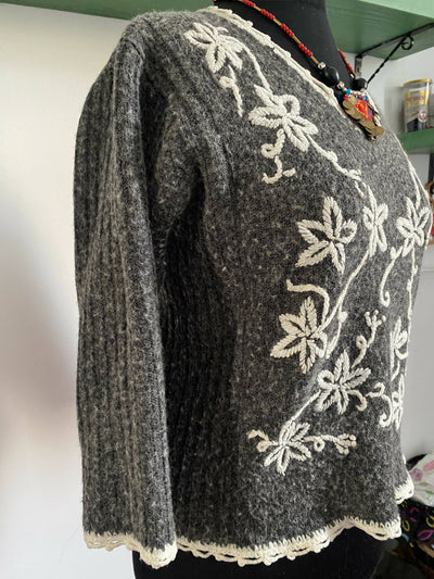 Vintage Floral Pullover Size: XS