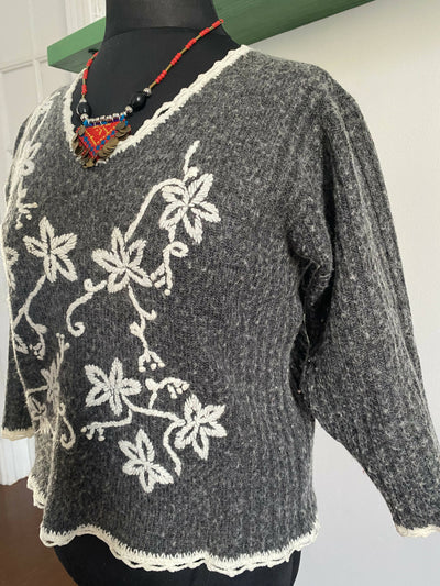 Vintage Floral Pullover Size: XS