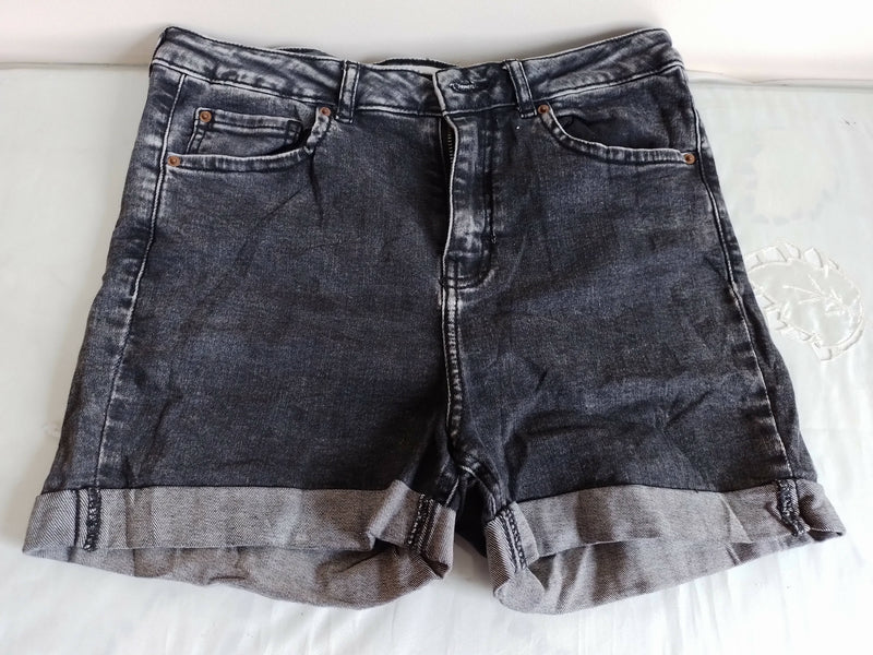 Jennyfer denim shorts in perfect condition size US 30