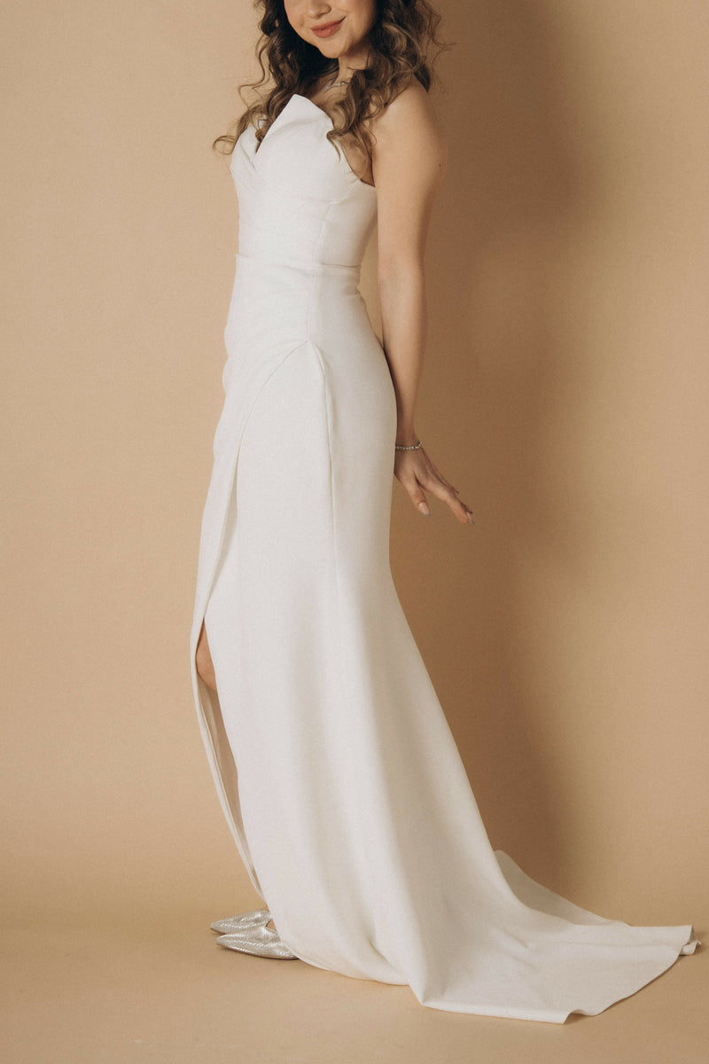 SANS BRETELLE DRESS/GOWN WITH SLIT IN WHITE - WEAVING GRACE