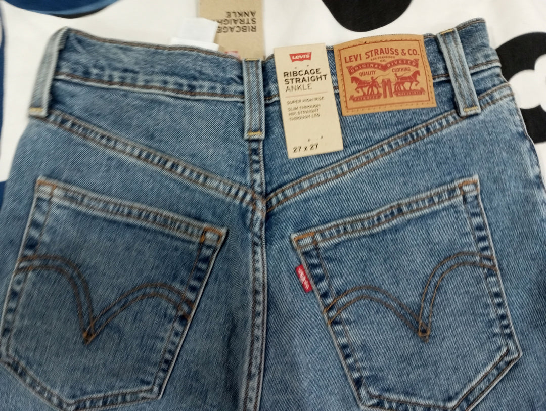 New Levi's Straight Jeans (USA Size: 27)