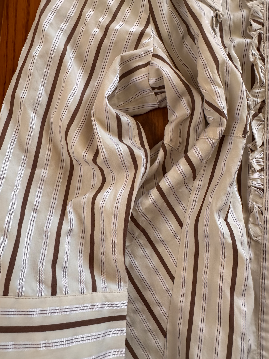 Vintage Ruffle Blouse: M