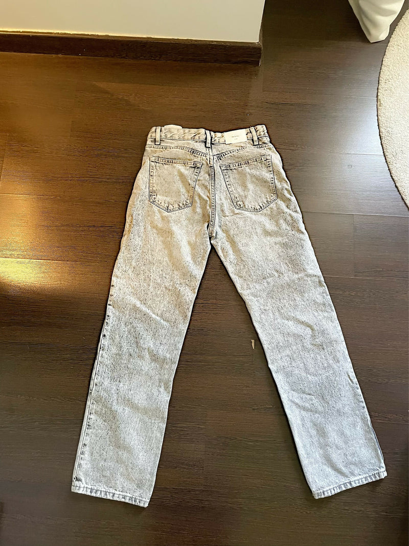 Bershka Straight Leg High Waist Jeans Size: EUR 36