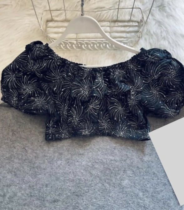 Chic Crop Top Size: M