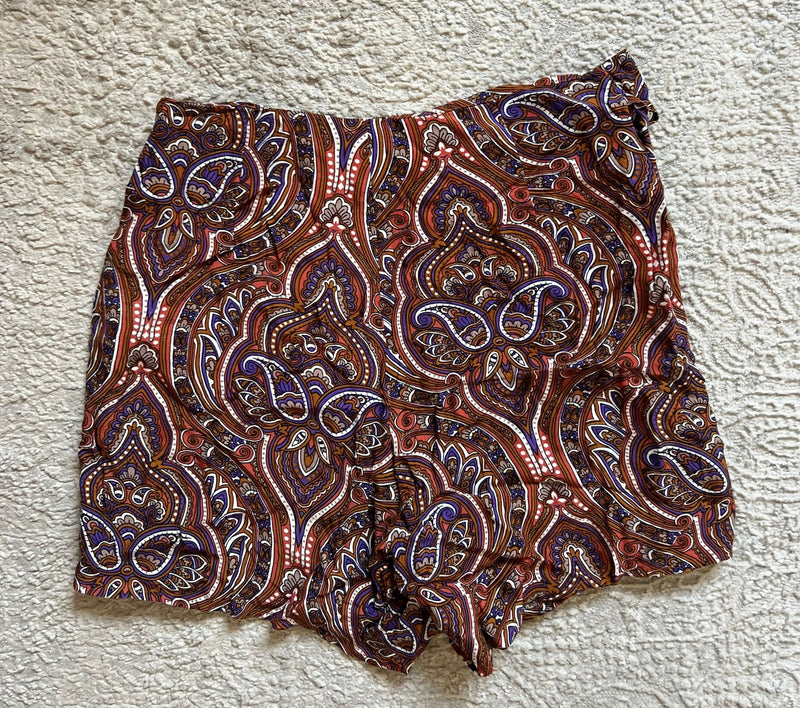 Calliope Paisley Shorts Size: S