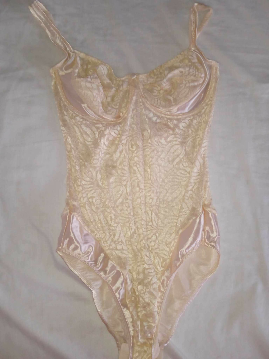 Little K Vintage Lace Bodysuit Size: S (NEVER WORN)