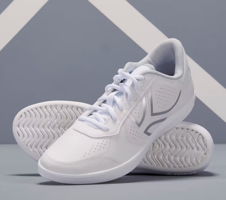TENNIS SHOES I