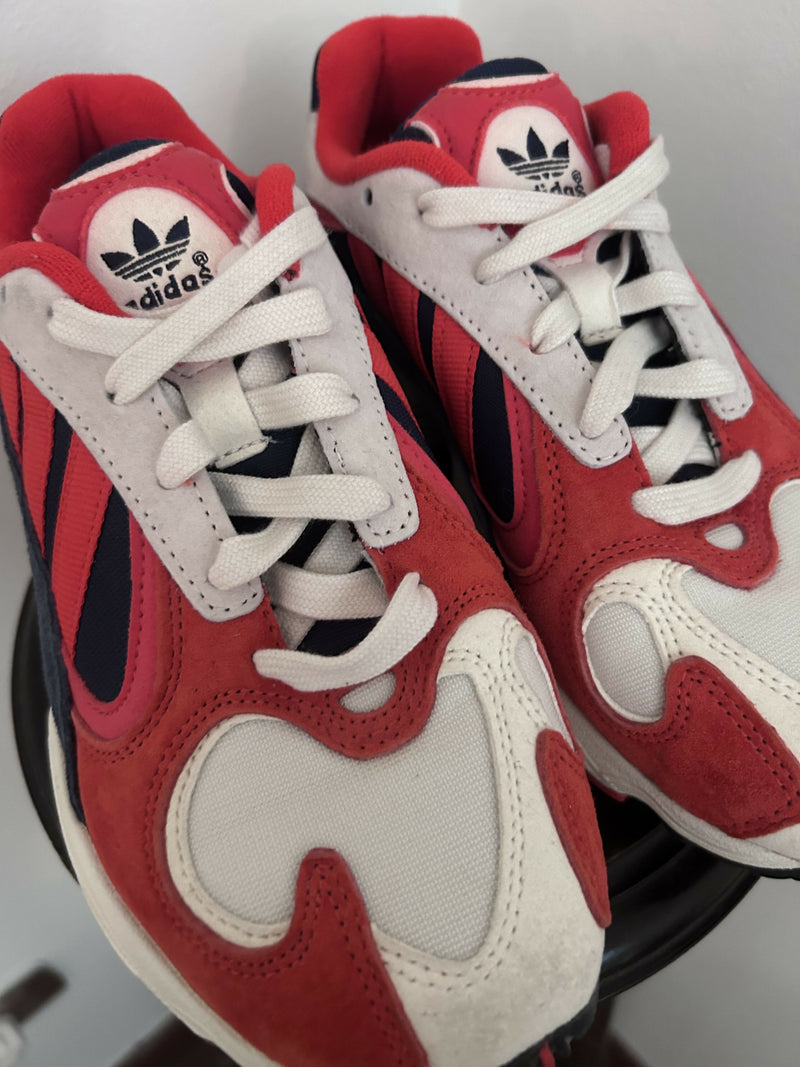 Vintage Adidas Sneakers in Perfect Condition