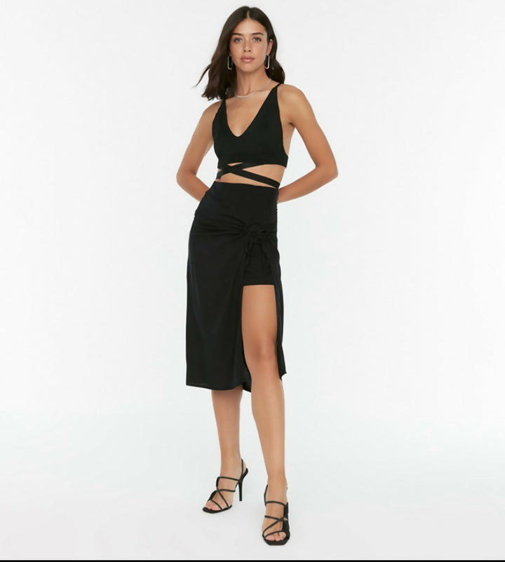 TRENDYOL Black Skirt Size: EU 40