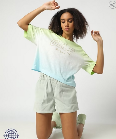 GAP cropped over-sized T-shirt Size: M/L