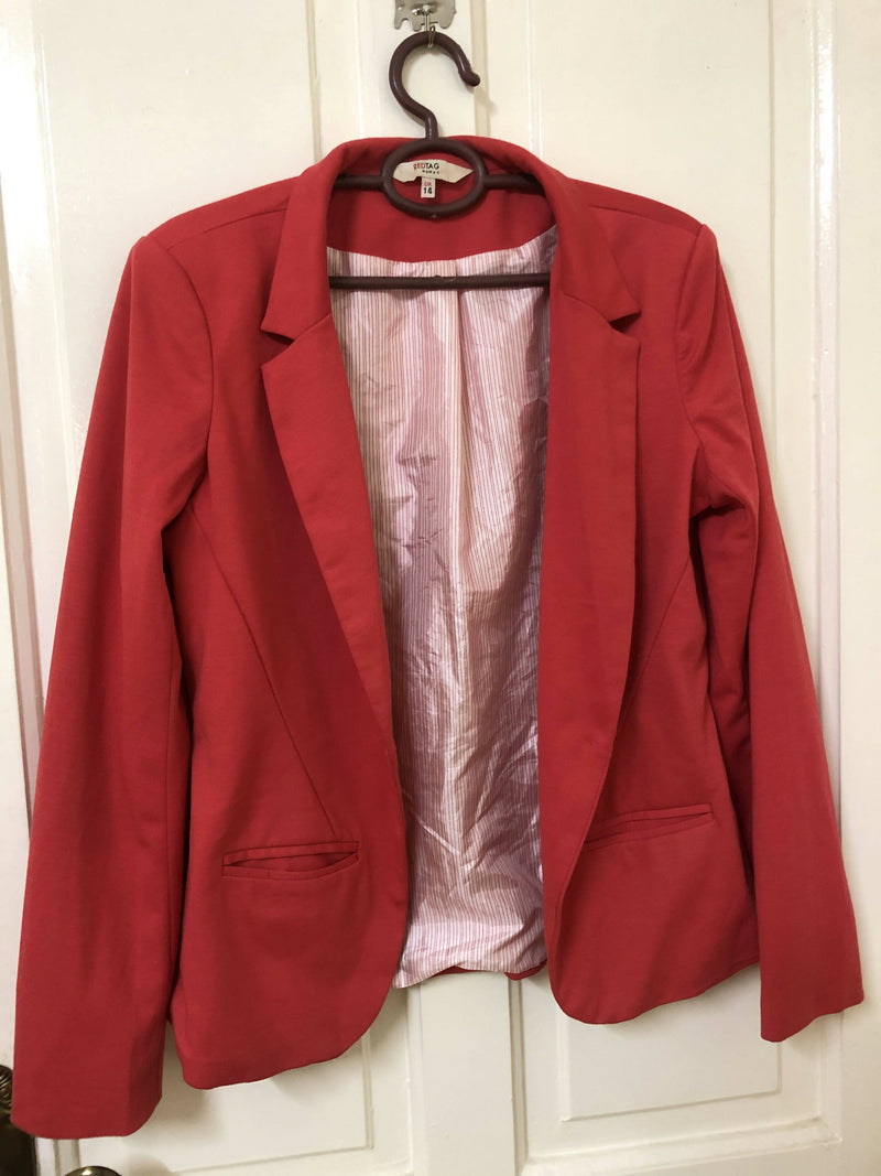 Red-Tag Blazer Size: L