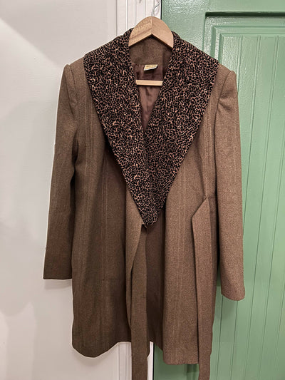 Brown Coat Leopard Collar Size M-L