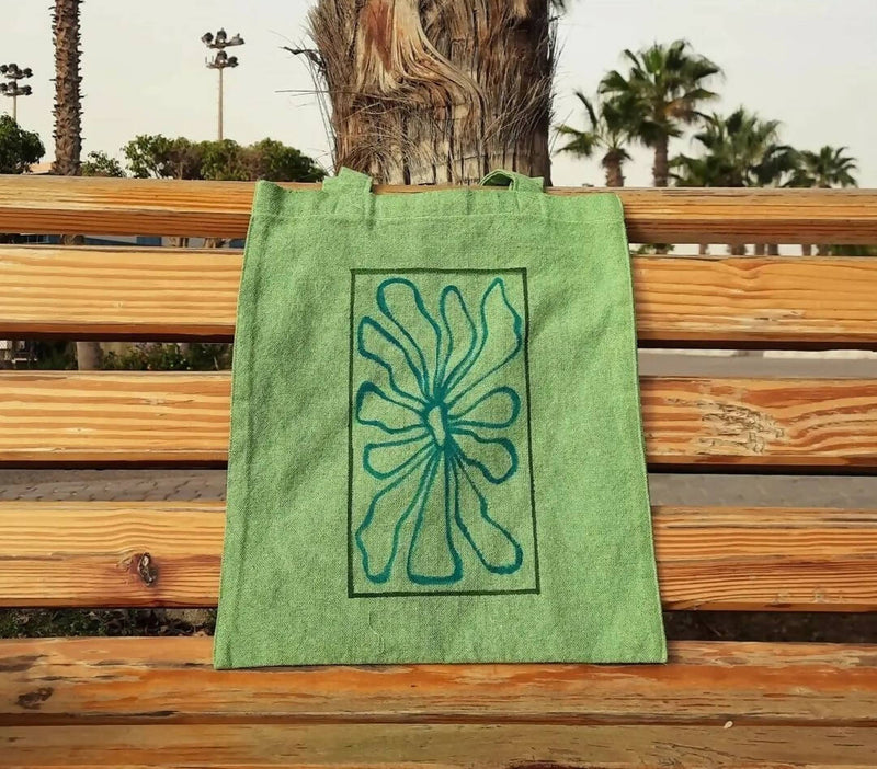 Green leaf tote bag