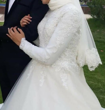 Wedding Dress with Veil Size M