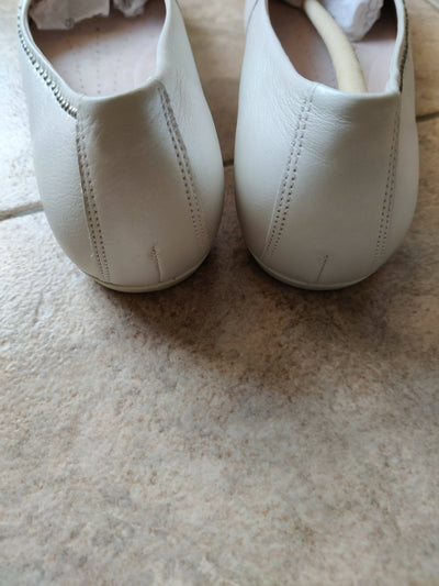 NEW ecco Cream Leather Women's Ballerinas Size:39 EU