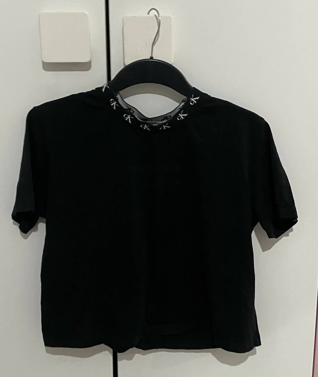 AS NEW Large Calvin Klein Jeans Crop Top