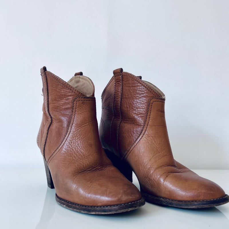 Massimo Dutti Short-Heeled Leather Boot - 37 EUR