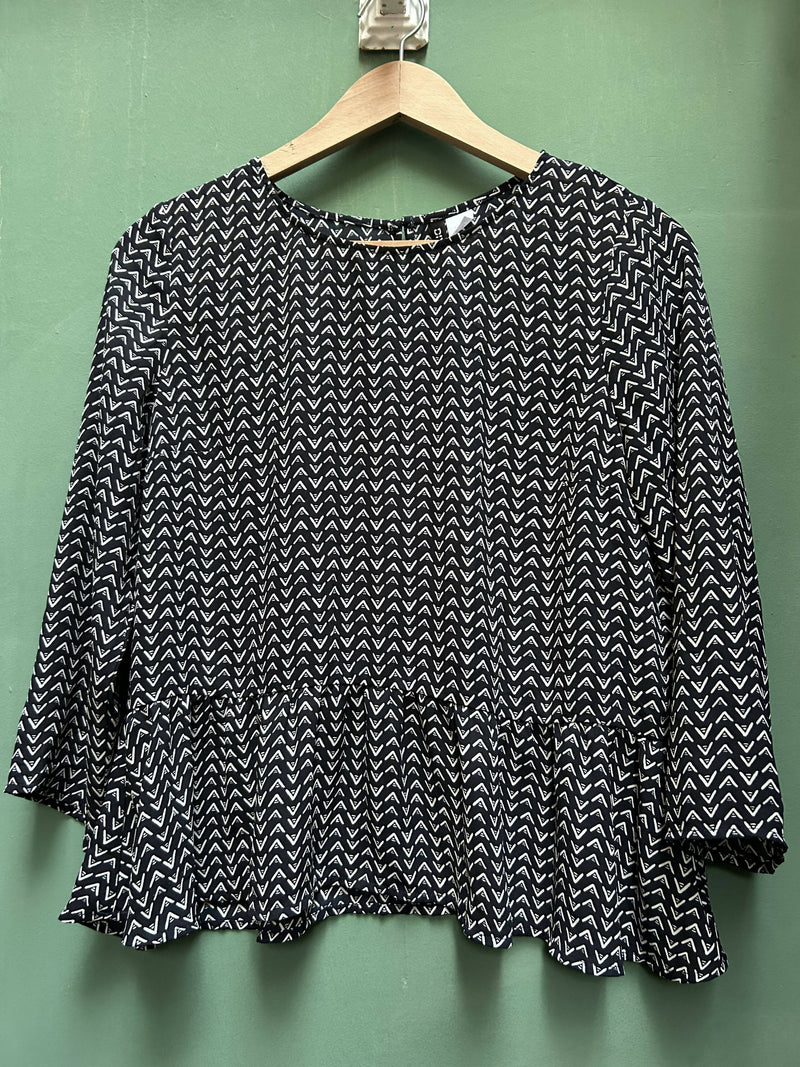 H&M Patterned Blouse Size 42