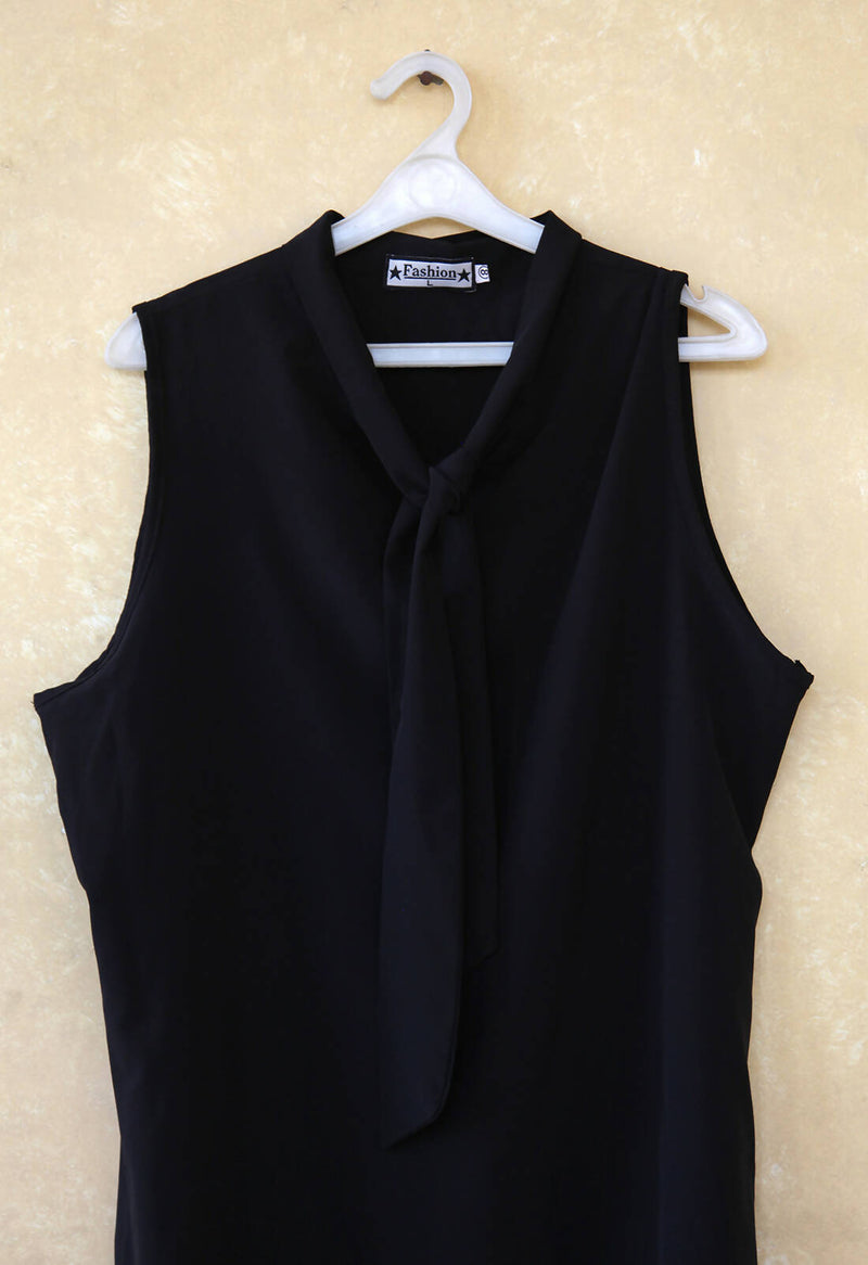 New Tie-Knot Neck Sleeveless Top