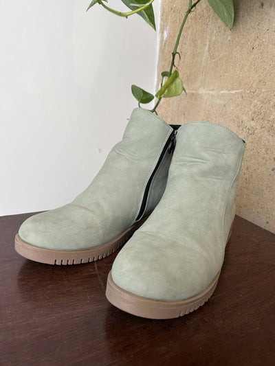 Mint Boots