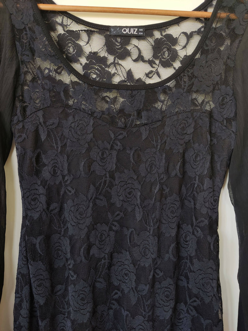 Small Long-Sleeved Black Lace Quiz Dress