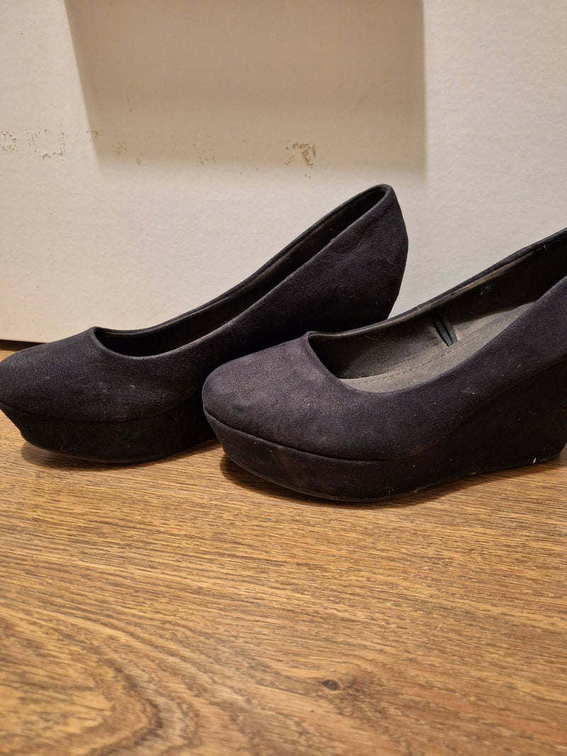 H&M Black Velvet Wedges 38/39